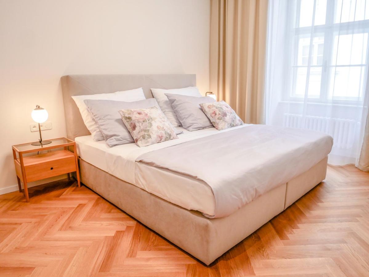 Laurinska 1 Apartments Bratislava Dış mekan fotoğraf